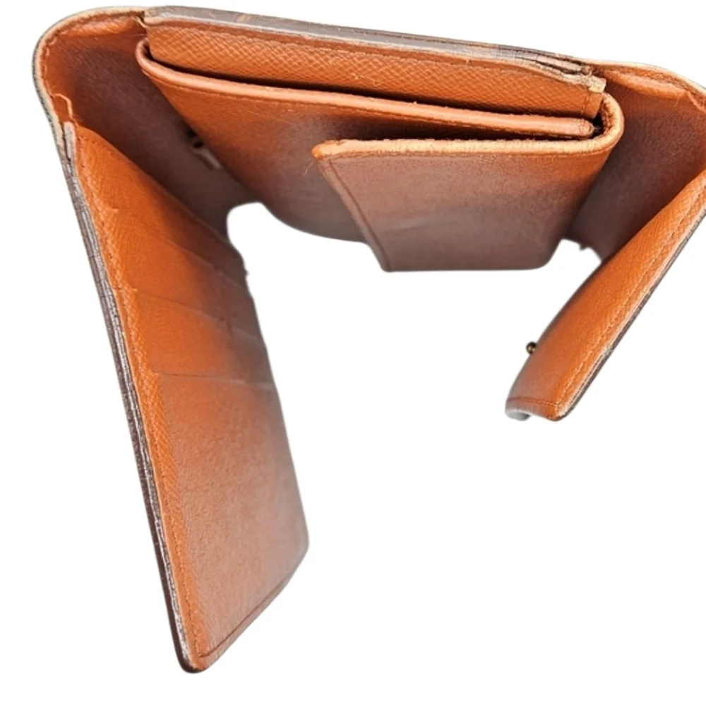 Louis Vuitton Monogram Sarah Wallet